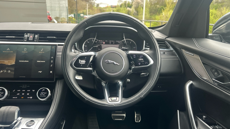 Jaguar F-Pace 2.0 D200 R-Dynamic SE 5dr Auto AWD Diesel Estate